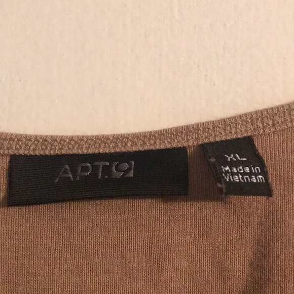 Tan/gold sequin tank top - Picture 3 of 3